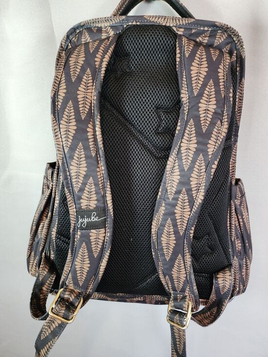 Ju-Ju-Be Deluxe Diaper Bag Black And Brown Leaf Pattern with Gold Logo Plate main image 8